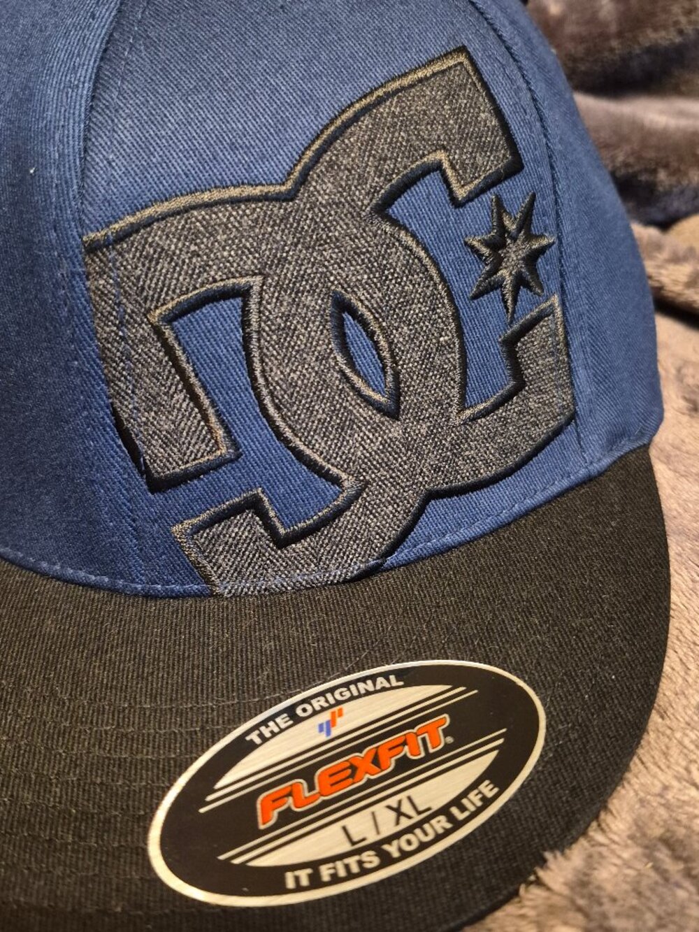 DC Shoes Flexfit Sports Skate Apparel Blue/Black L/XL Fixed Hat READ - Picture 3 of 10